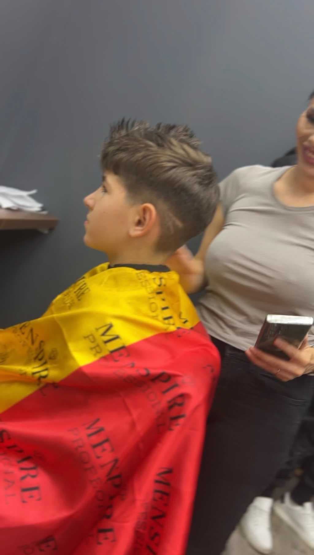 Cursantă frizerie femei PointCut Pitești 7