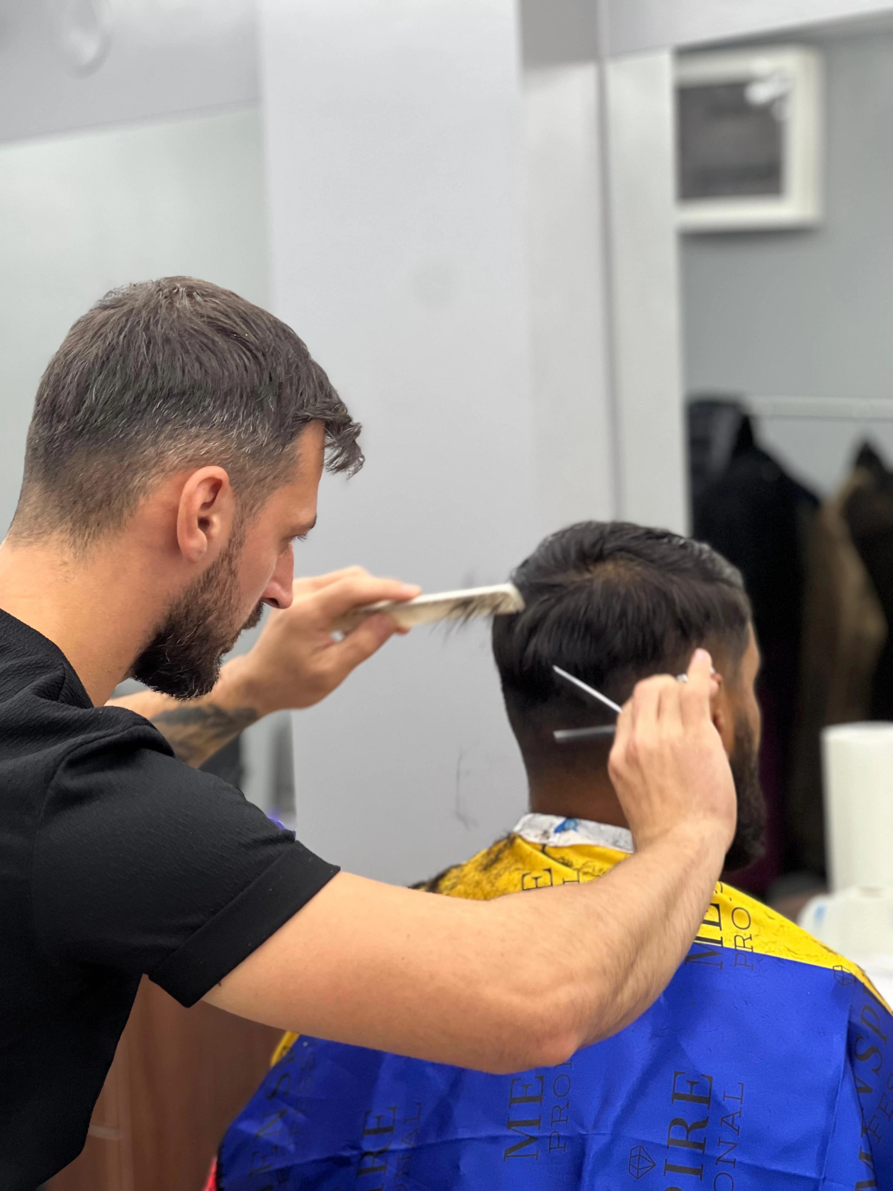 Curs frizerie Pitești — cursant pe model real 7